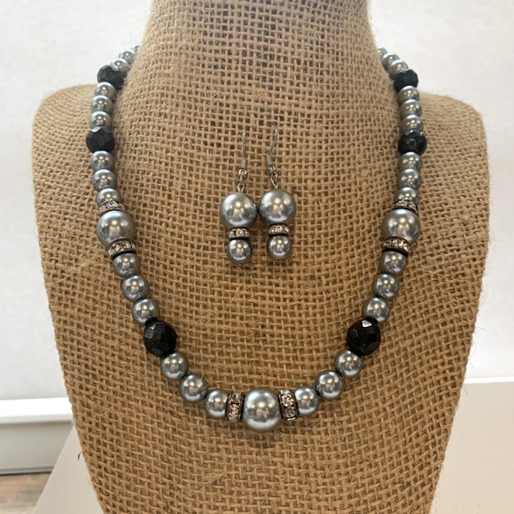 Genuine Swarovski Pearl and Crystal Rhinestone Rondelle Necklace Earring Set - Picture 4 of 8